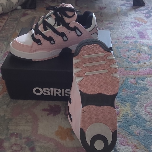 Pink and black Osiris sneakers - Picture 3 of 5